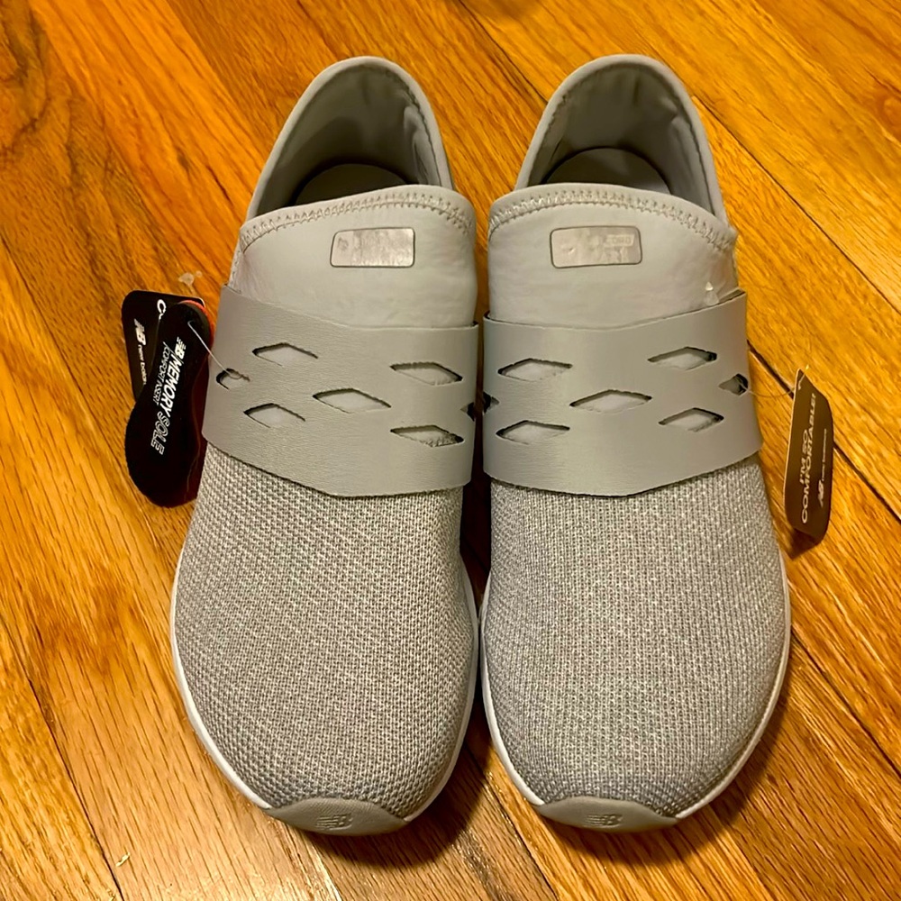 NWT New Balance fuel core spark slide sneaker